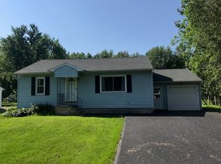 7512 Kirkville Rd, East Syracuse, NY 13057
