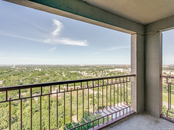 1 TOWERS PARK LN #1701, San Antonio, TX 78209