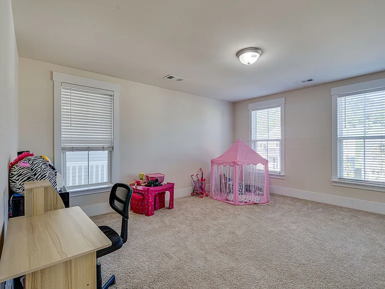 1332 Fairbanks St — Photo 16