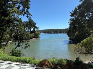 41 Tovey Cres, View Royal, BC V9B1A4
