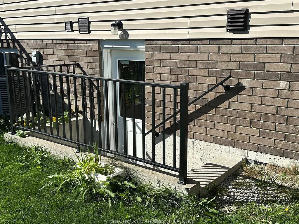 2 bed, $1,700 — Photo 2