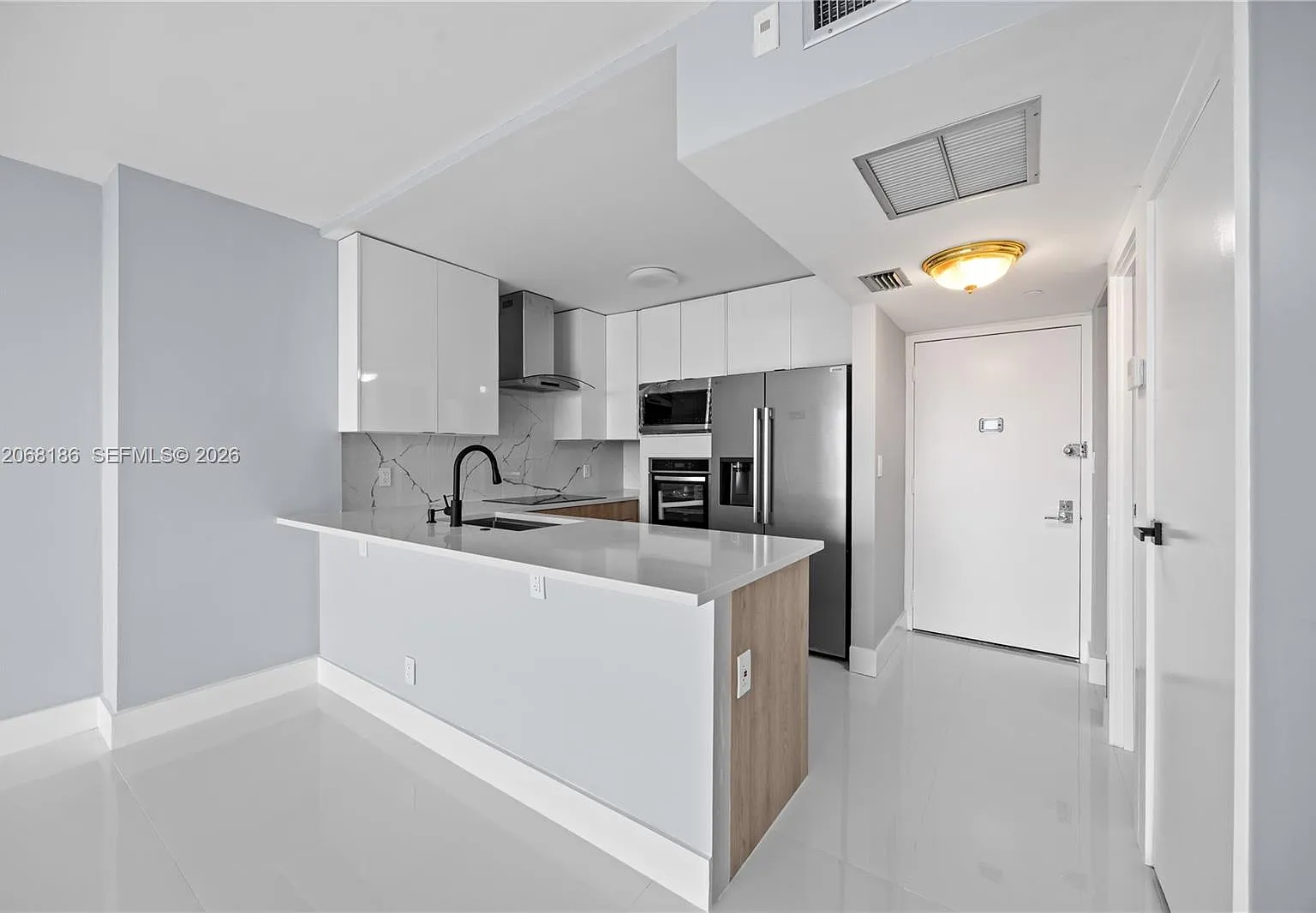 Coronado Condo- Tower Ii — Photo 3