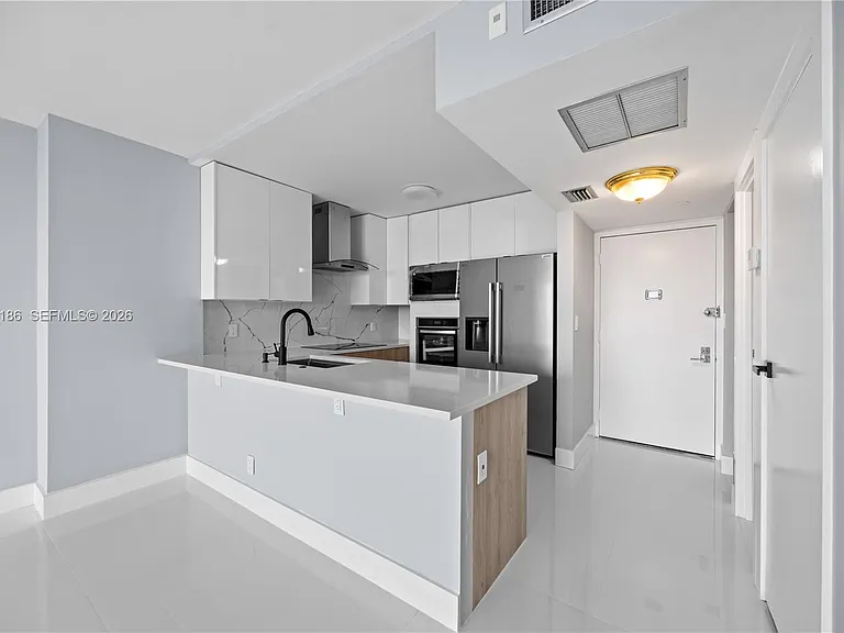 20335 N Country Club Dr #1905 — Photo 3