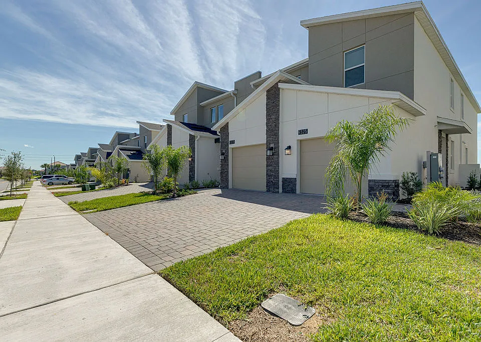 9327 Sommerset Hills Dr