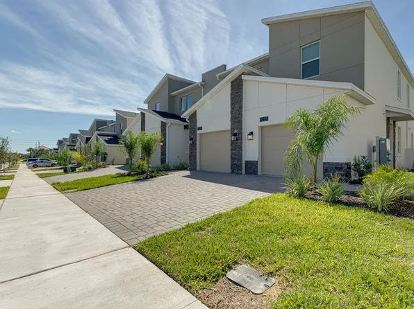 9327 Sommerset Hills Dr, Davenport, FL 33896
