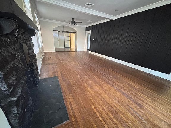 3rd image of 1062 Rozelle St