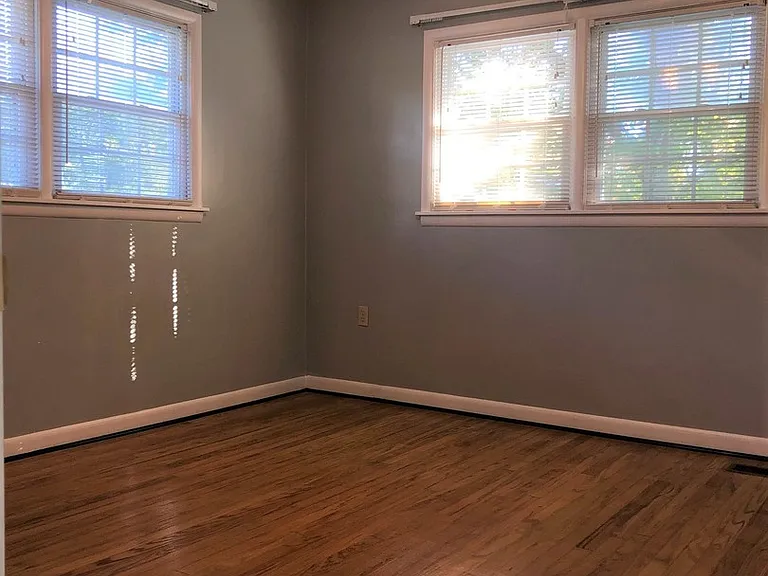 98 Montclair Cir — Photo 17