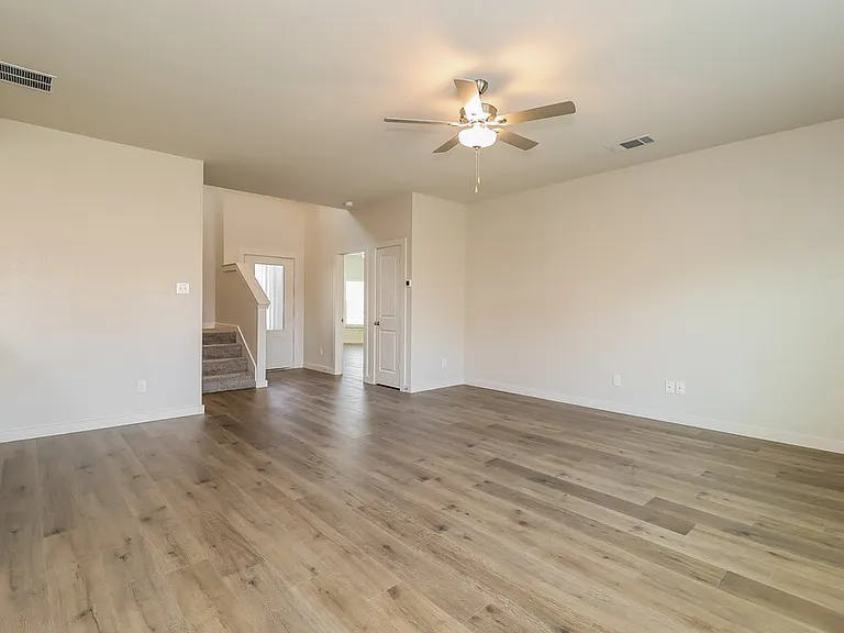 1513 Woodwinds Dr — Photo 5