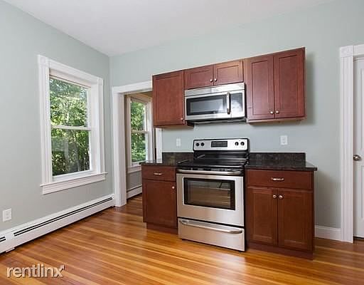 2nd image of 52 South St