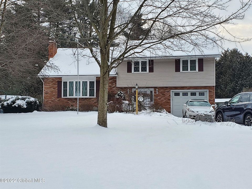 1st image of 27 Laurel Ln
