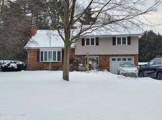 27 Laurel Ln, Ballston Spa, NY 12020