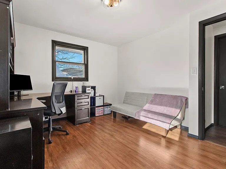 1123 Morris Ave — Photo 8