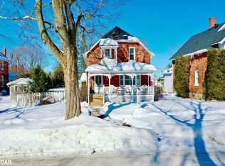 34 Peter St, Springwater, ON L0L1P0