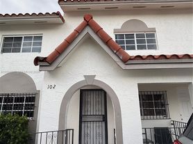 7808 W 29th Ln, Hialeah, FL