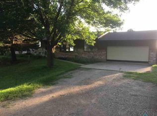 31705 Greenfield Rd, Vermillion, SD 57069