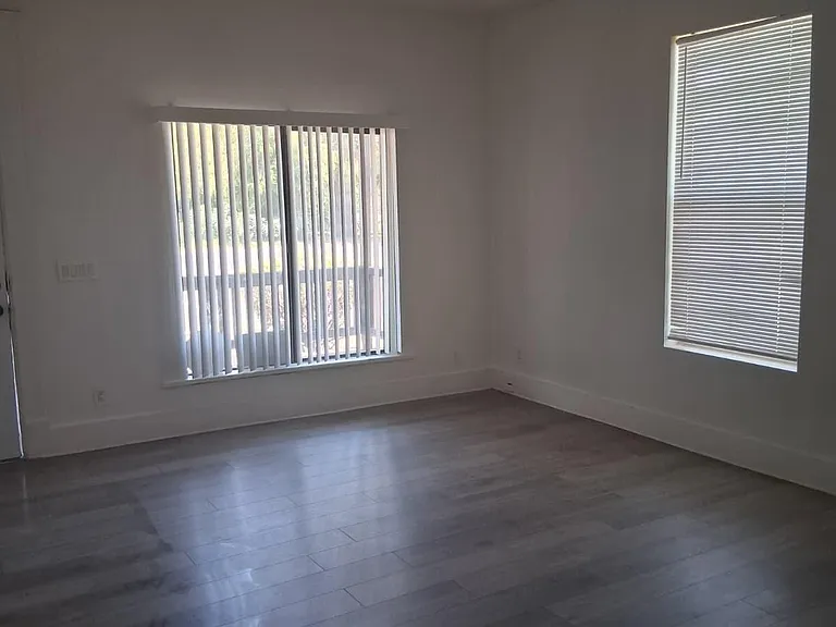 3430 E Cambridge Ave — Photo 8