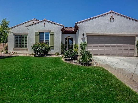 3rd image of 81330 Avenida Montura
