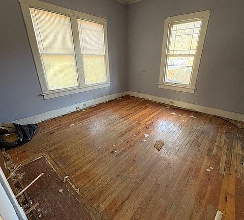 4th image of 2012 17th Ave