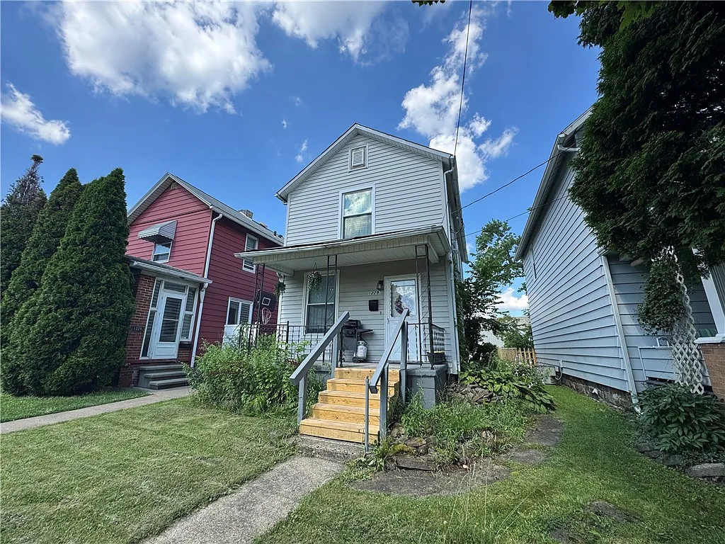 1229 Huron Ave photo 1