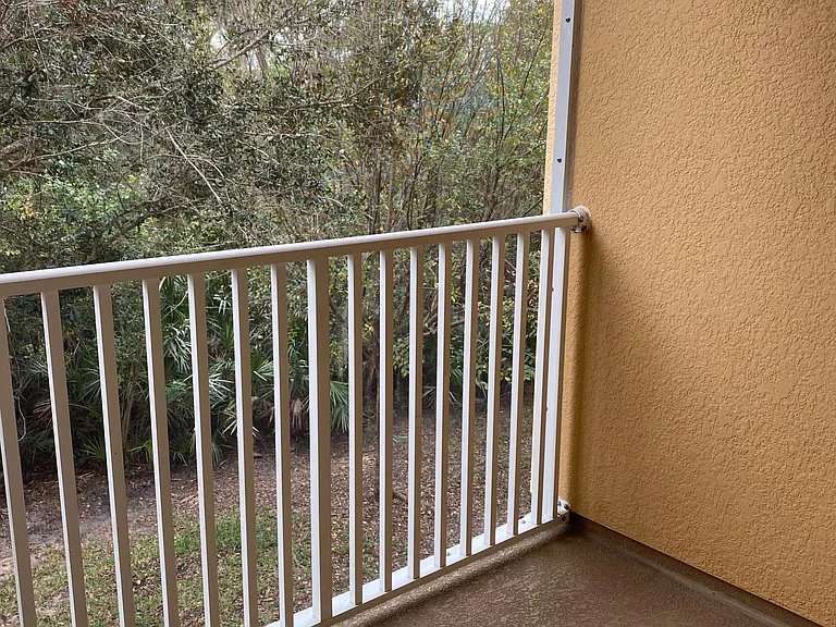 2nd floor screened-in patio