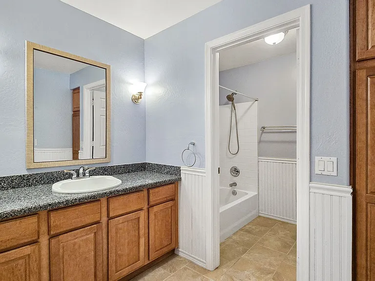14226 W Wethersfield Rd — Photo 40