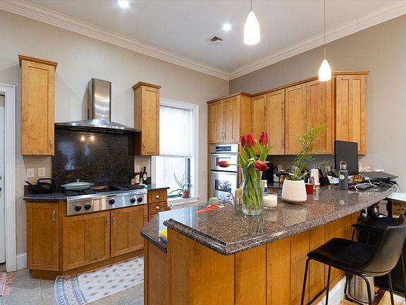 3rd image of 7 Worthington St #1