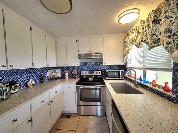 2nd image of 442 Avanti Way Blvd