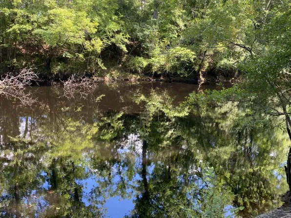 33 Shelter Creek Drive, Burgaw, NC 28425