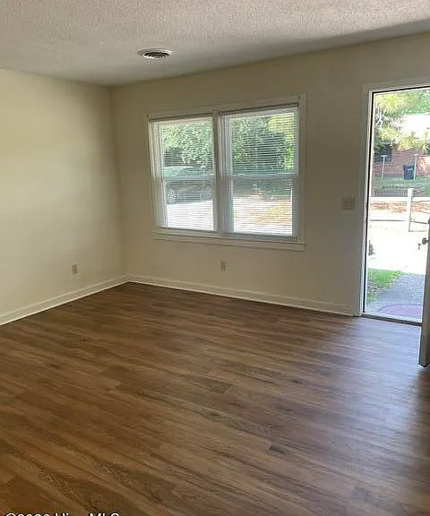 415 N Saylor St #425 — Photo 3