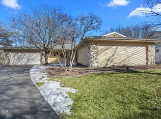 1009 Ferncroft Ct, Naperville, IL 60563