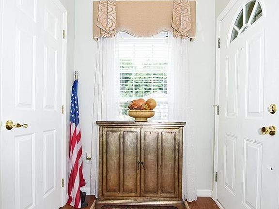Entrance Foyer w/Hardwood Flooring