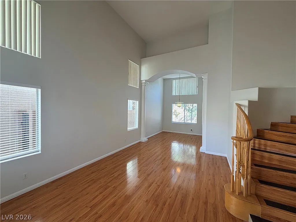 5 bed, 4.0 bath, 2768 sqft, $2,850 — Photo 3