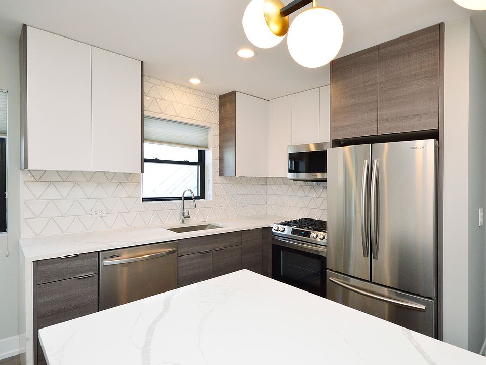 1st image of 4516 N Seeley Ave #101