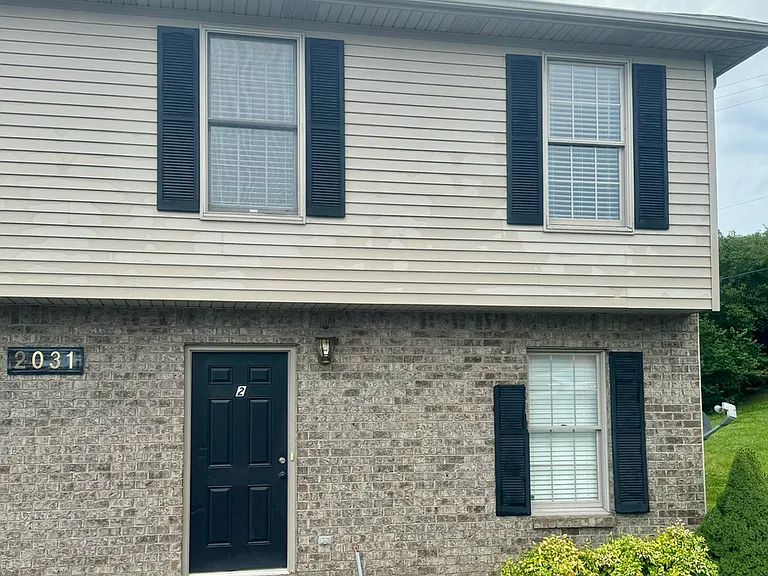 2031 Edgewood Dr — Photo 1