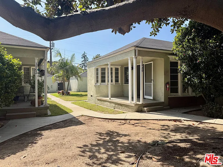 1430 Ocean Park Blvd — Photo 1