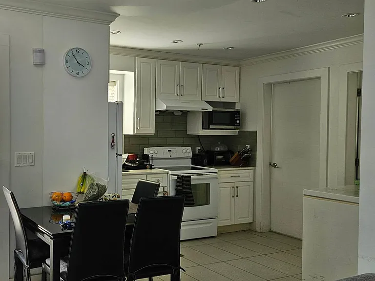 33XX Price St — Photo 8