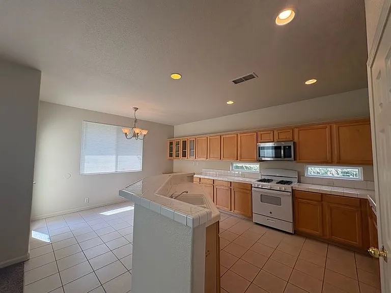 3531 Santiago Ave — Photo 19