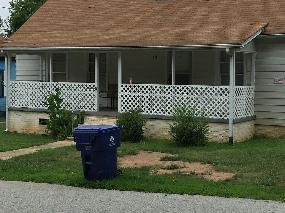 2nd image of 528 Green St