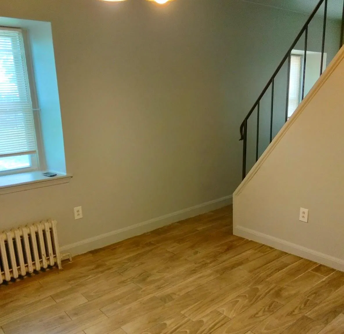 3 bed, 1.0 bath, 1148 sqft, $1,700 — Photo 3