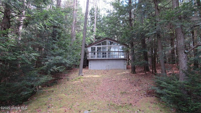 3rd image of 139 Sherman Lake Rd
