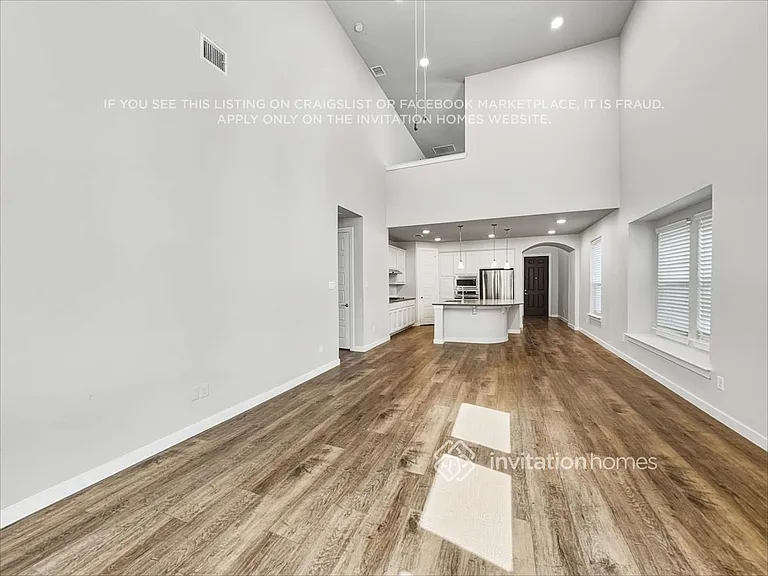 2533 Stella Ln — Photo 5