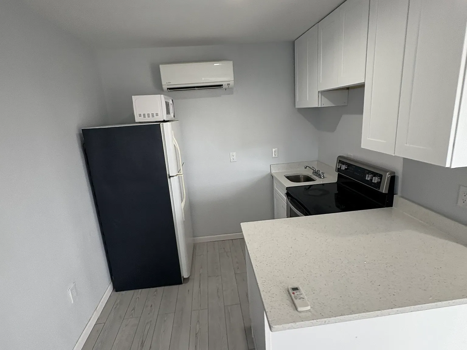 2308 9th St W — Photo 3