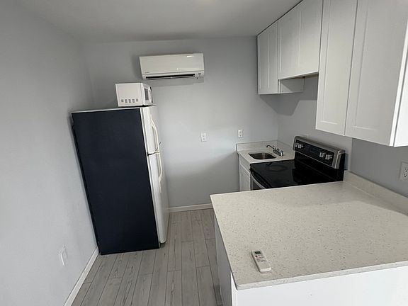 3rd image of 2308 9th St W #2