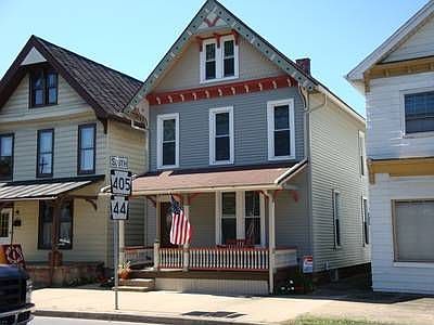 1st image of 723 Main St