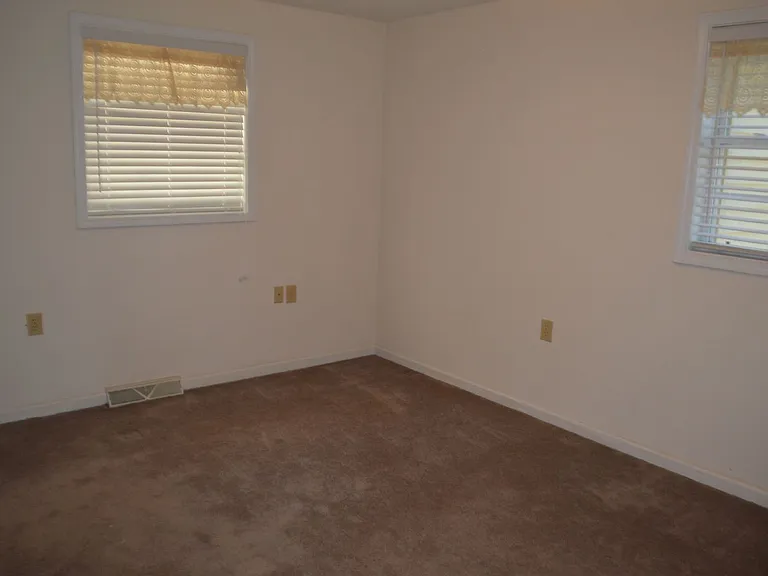 127 Freedom Dr — Photo 14