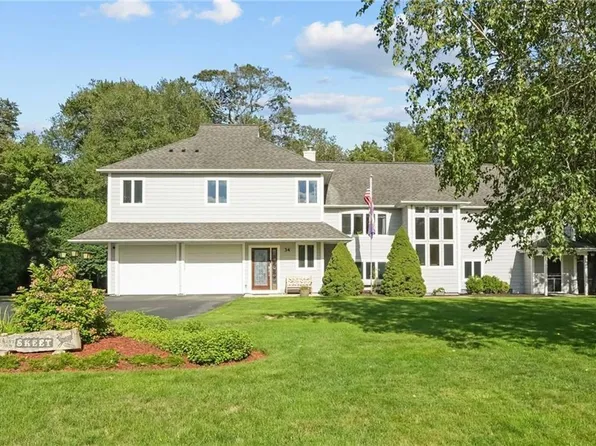 34 Arrow Ln, North Kingstown, RI 02852