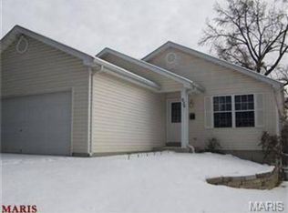 936 Saint Charles Ave, Saint Charles, MO 63301