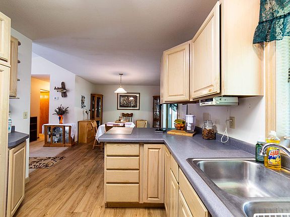 3rd image of 205 E Bos Creek Dr