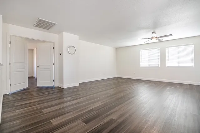 5806 W Sunnyview Ave — Photo 11