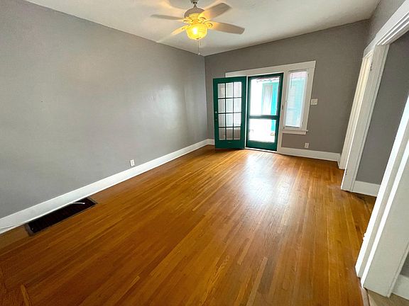2nd image of 1836 E 1st St APT 9